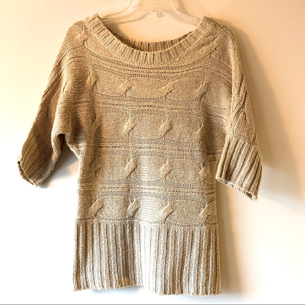 Pink Rose short sleeve cable knit sweater. Beige. Small